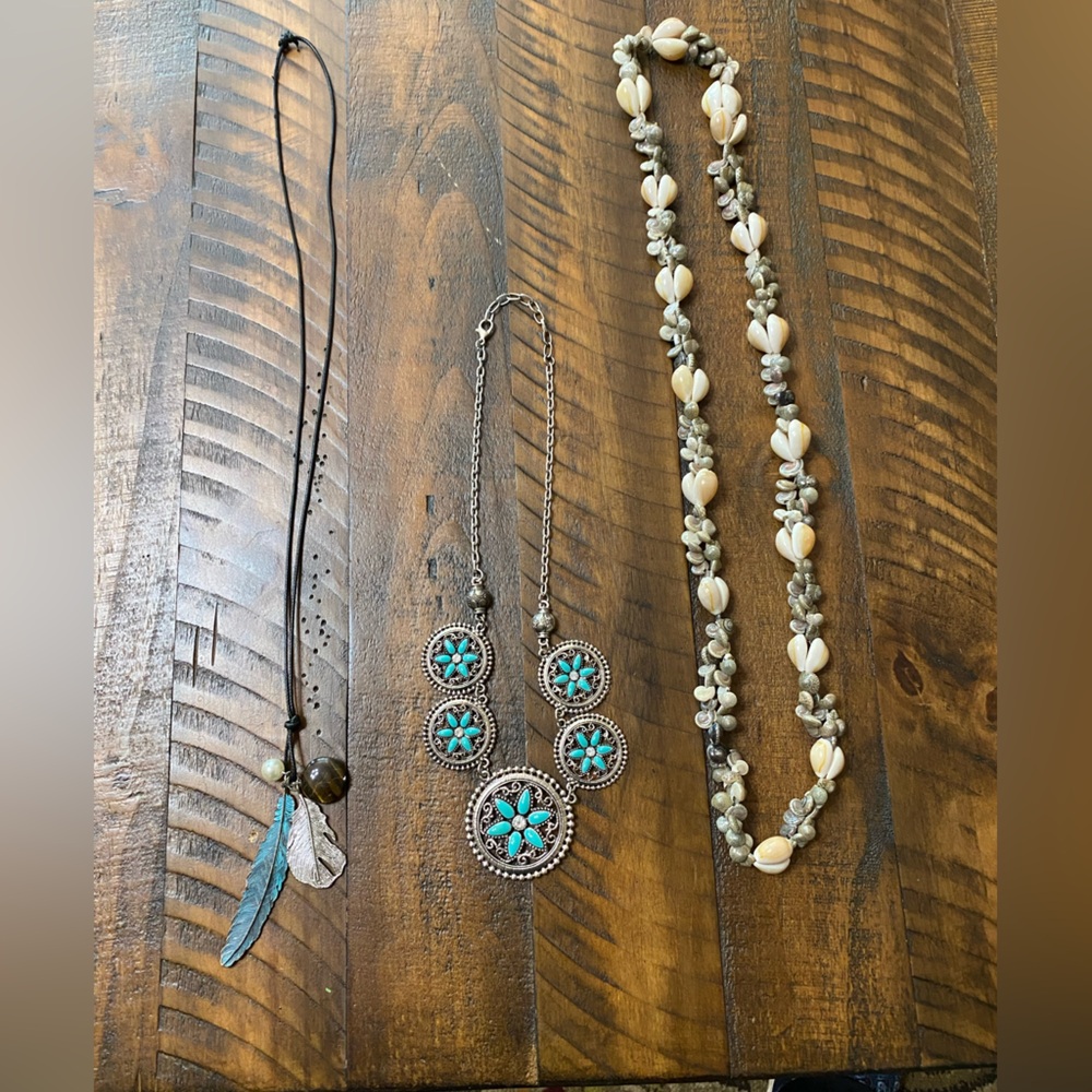Womens Necklaces Lot of 3 Seashell, turquoise and feather